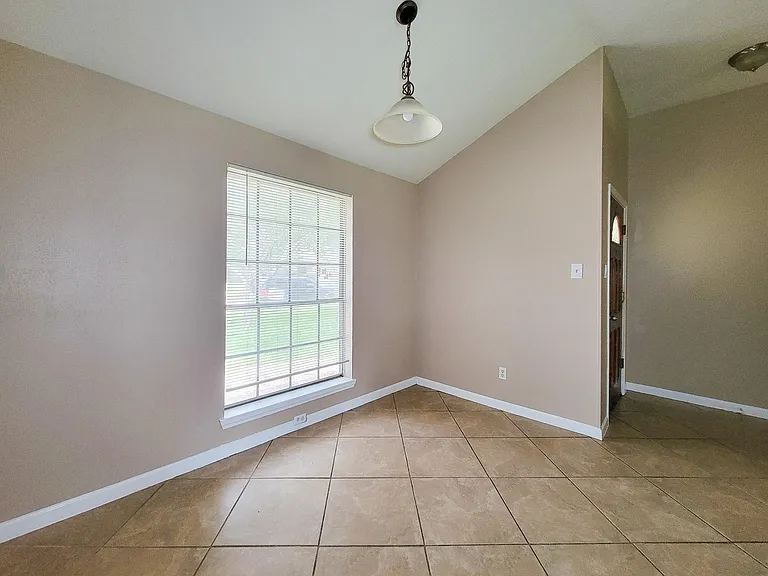 29002 Sedgefield St — Photo 6