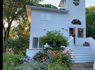 25 Oakhurst Rd #A, Hampton Bays, NY 11946