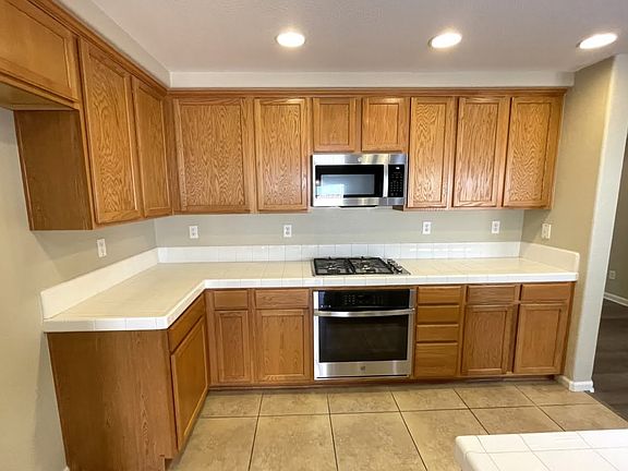 2nd image of 2672 Nicolson Cir #1