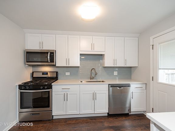4th image of 7923 N Nordica Ave