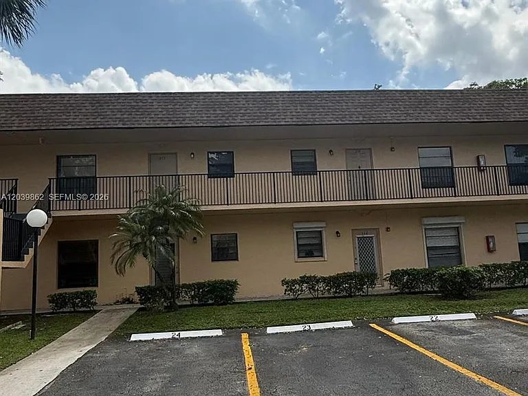 2 Briarwood Cir #212 — Photo 30