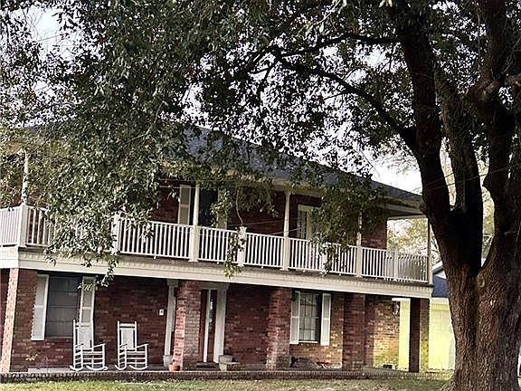 4th image of 412 Oak Ln