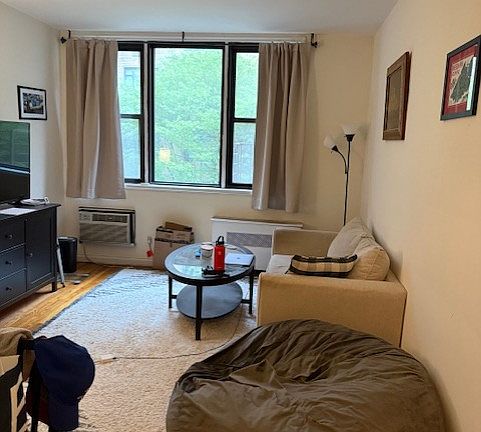 3rd image of 171 E 77th St APT 3C