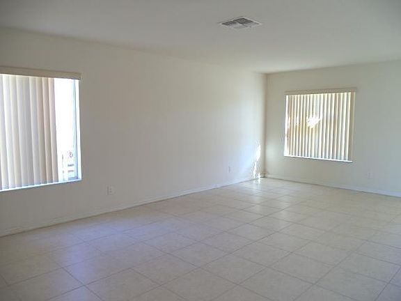 5th image of 2021 SW Providence Pl