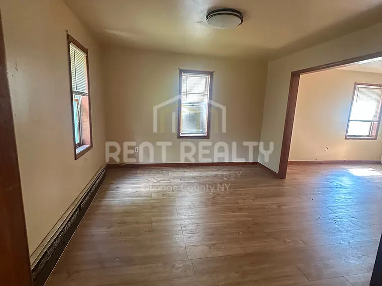 86 Linden Ave — Photo 2