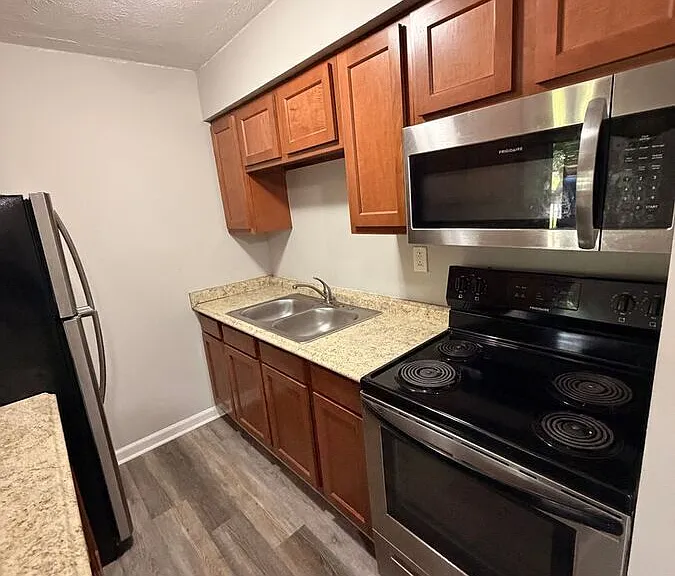 2021 Cambridge Dr #10 — Photo 18