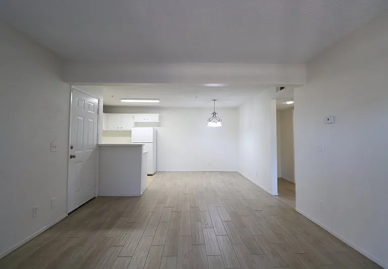 321 Inger Dr #M-122 — Photo 2