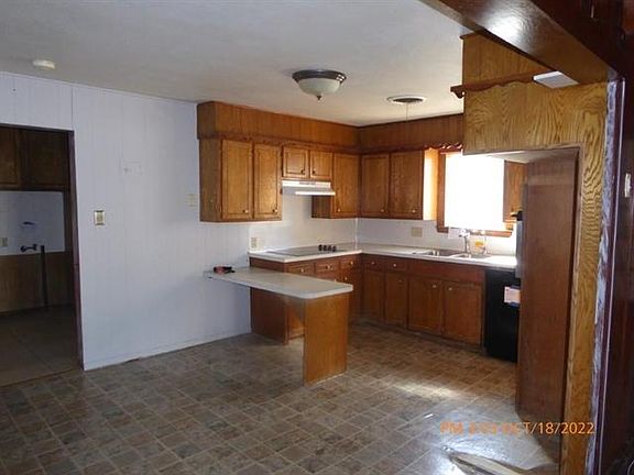 5th image of 1512 SW D Ave