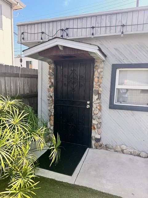 1st image of 4117 33rd St #1/2