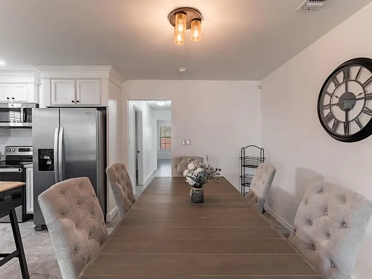 1454 E Garrison St — Photo 7