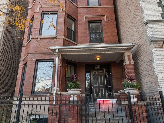 2nd image of 944 N California Ave #2