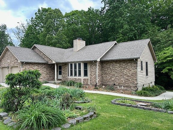 3rd image of 142 Cromwell Ln