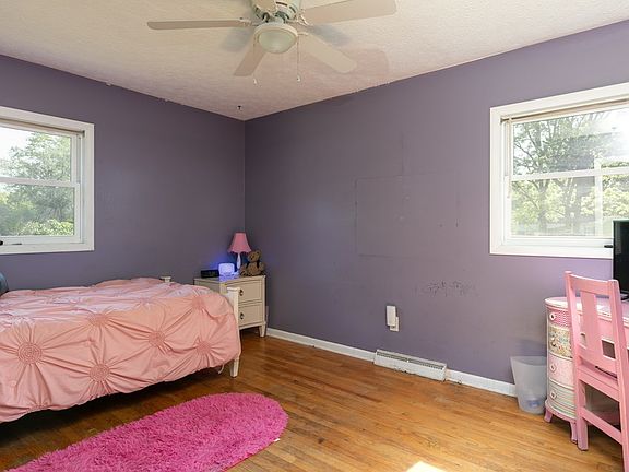4th image of 137 Sun Valley Dr