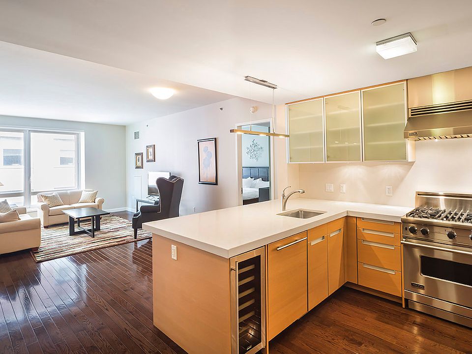 1st image of 462 W 58th St APT 8D