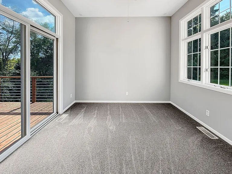 3200 Lakeside Dr — Photo 10