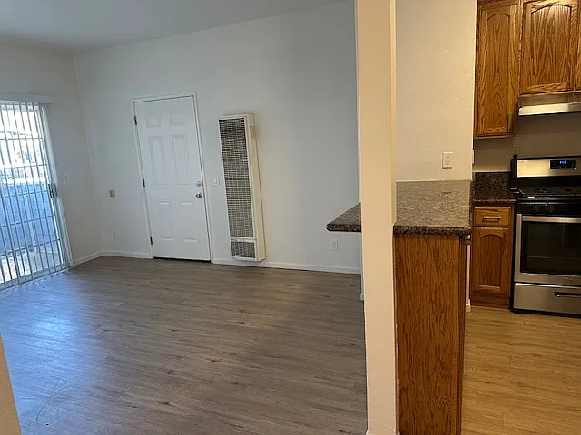 1069 Raymond Ave #1 — Photo 3
