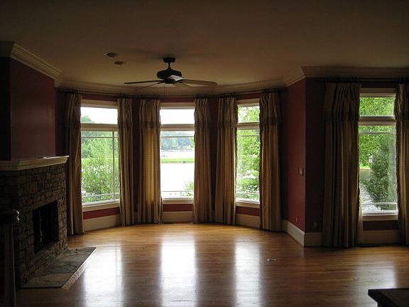 5th image of 171 W Shores Dr