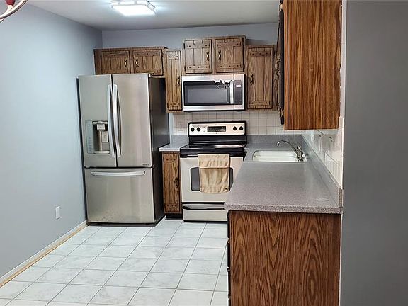 2nd image of 1332 Holgate Dr Unit G3