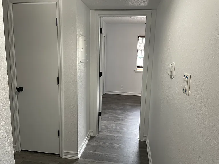 Just Renovated 2 Bed / 2 Bath Tucked Back in a Queit Foothills 4-Plex — Photo 22
