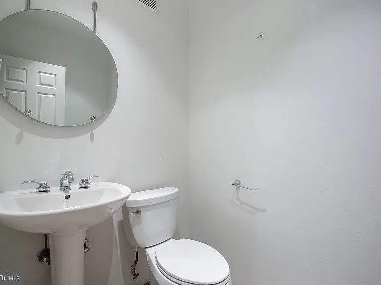 1614 Belmont St NW #C — Photo 10