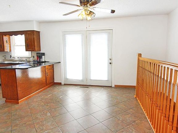 4th image of 3233 Bordeau Dr