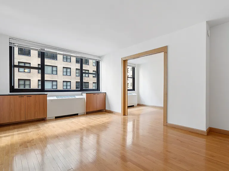 315 W 57th St #8B — Photo 7