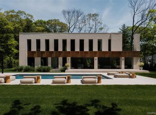 96 Godfrey Lane, Huntington, NY