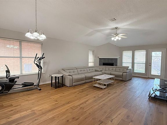 4th image of 4509 Mimosa Cir