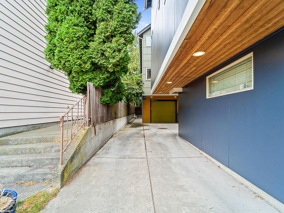 Entry way to the townhouse