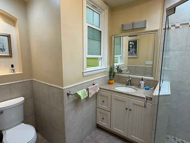610 Prague St — Photo 14