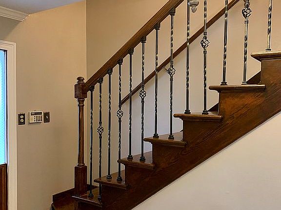 Entry staircase 