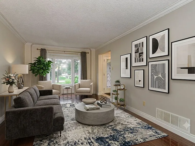 209 Bassett Blvd — Photo 9