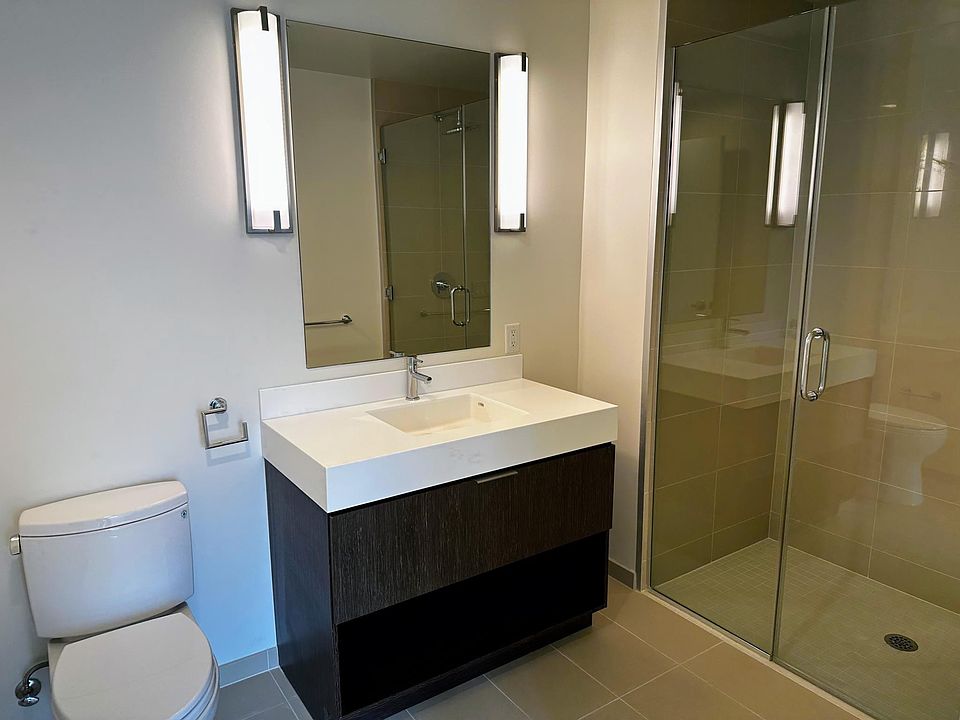 1st image of 10 Kennedy Pl #102