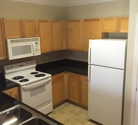 4th image of 8836 Villa View Cir Unit 307