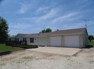 10543 SW Jordan Rd, Wakarusa, KS 66546