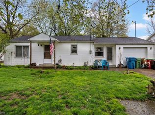2215 Beach Dr, Akron, OH 44312