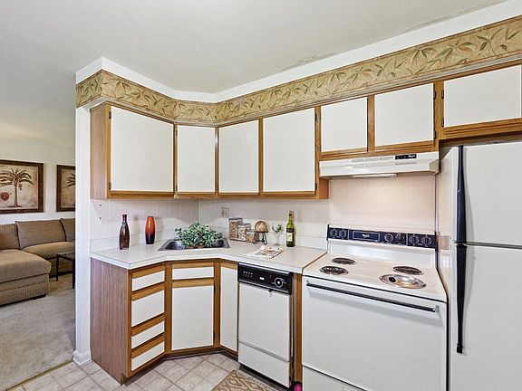 3rd image of 757 E Main St APT K302