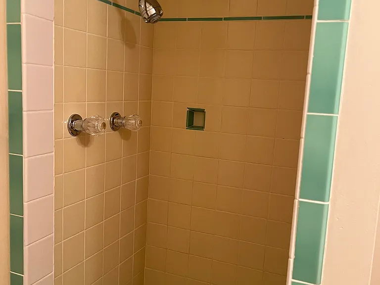 589 N Oregon St #8 — Photo 2