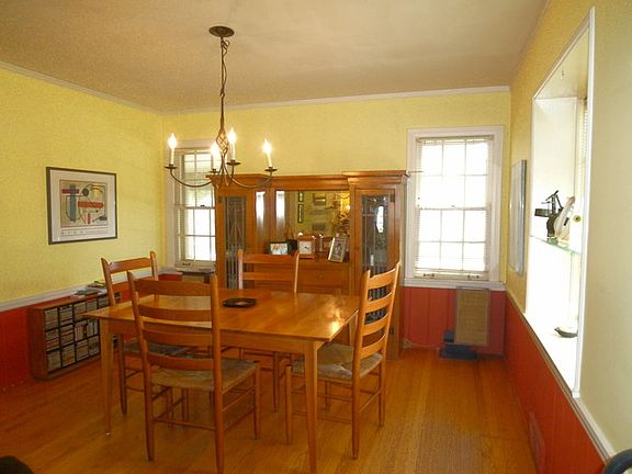 3rd image of 341 N Charlotte St