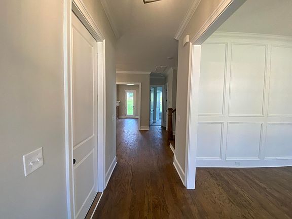 4th image of 681 River Oaks Lane