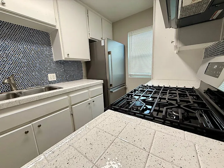8058 Golden Ave — Photo 6