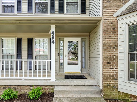 4th image of 494 Steffi St