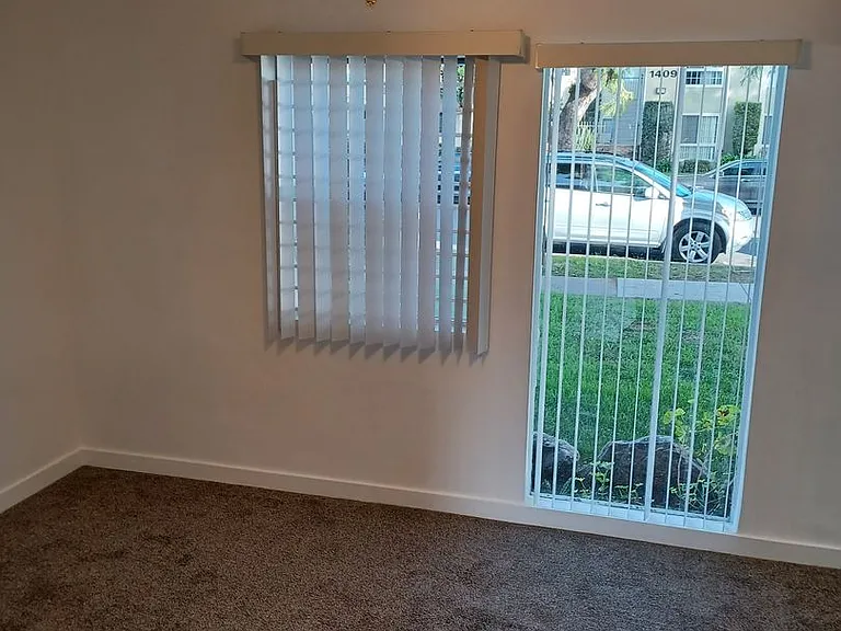 1410 S Minnie St — Photo 10