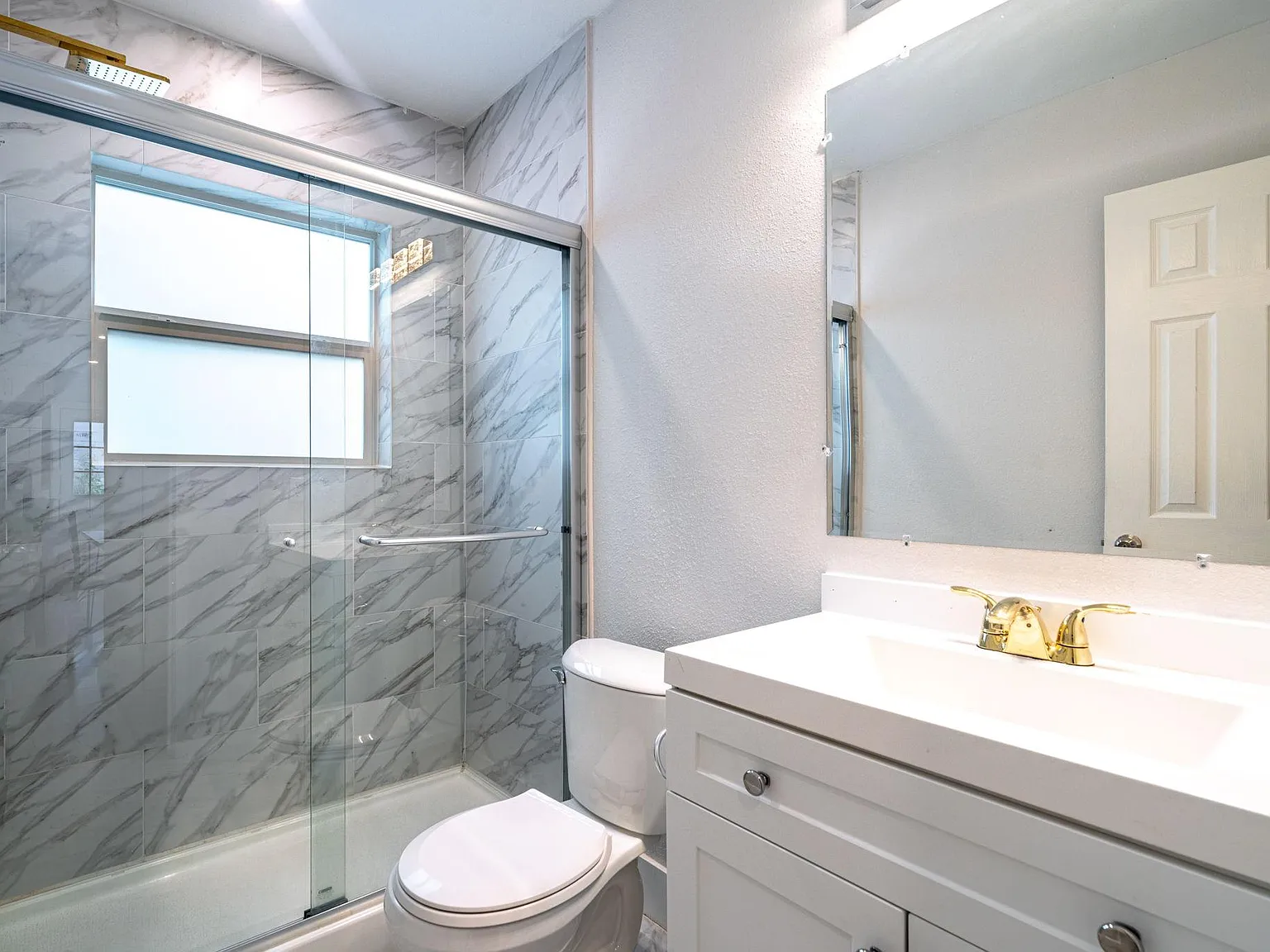4 bed, 2.0 bath, 1000 sqft, $689 — Photo 3