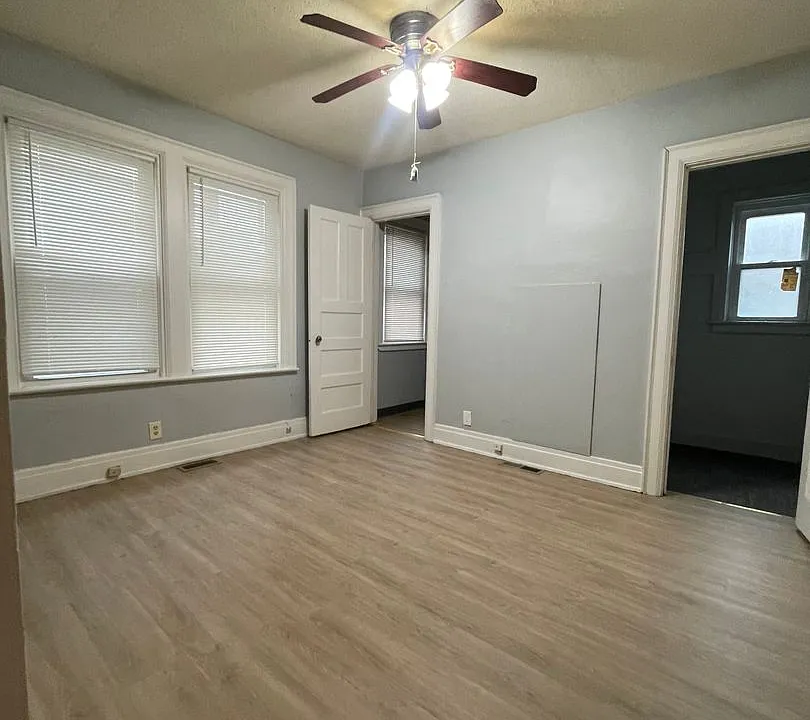 52 Locust St