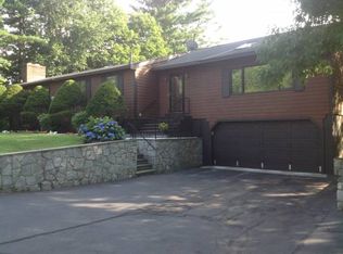 4 Lutheran Dr, Nashua, NH 03063
