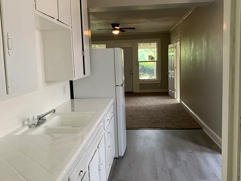 517 S Bolton St #1 — Photo 6