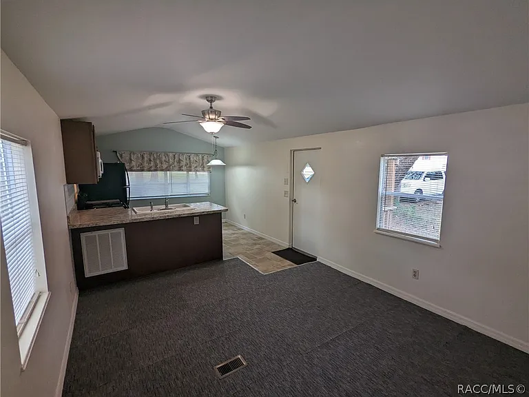 7090 N Palmer Way — Photo 4