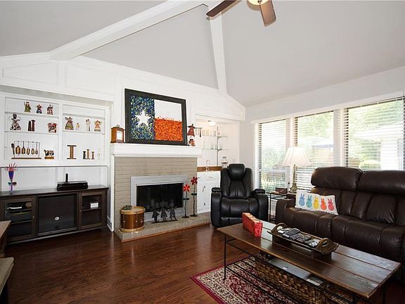 5th image of 3312 Regent Dr