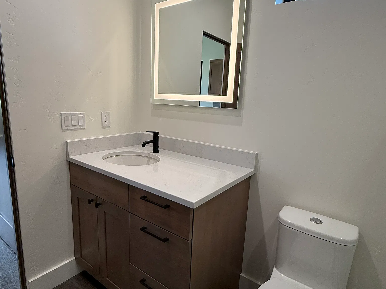 1 bed, 648 sqft, $2,400 — Photo 2